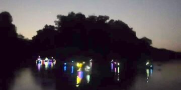 Come Float in The Full Moon Light